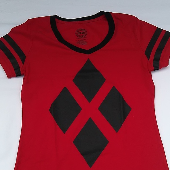 DC Comics Tops - Harley Quinn DC Comics fitted tee Size Lrg red blk